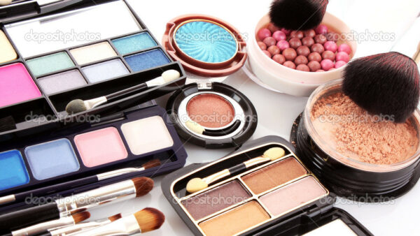 depositphotos_6674752-stock-photo-many-professional-cosmetics-for-make.jpg
